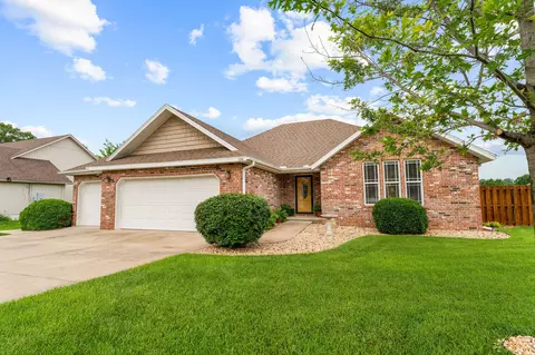 Exterior - 106 Southview Dr, Branson, MO 65616 photo 3 of 8