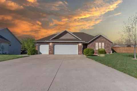 106 Southview Dr, Branson, MO 65616