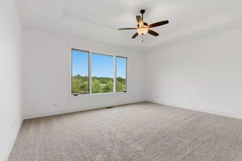 Bedroom - 3215 W Bluffview St, Springfield, MO 65810 photo 2 of 5