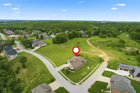 View/Area - 3215 W Bluffview St, Springfield, MO 65810 photo 3 of 4