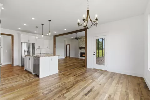 Dining - 3215 W Bluffview St, Springfield, MO 65810 photo 3 of 3