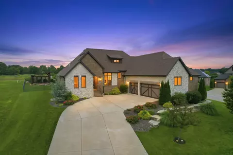 Exterior - 3215 W Bluffview St, Springfield, MO 65810 photo 2 of 8