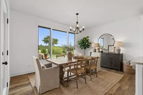 Dining - 3215 W Bluffview St, Springfield, MO 65810 photo 1 of 3