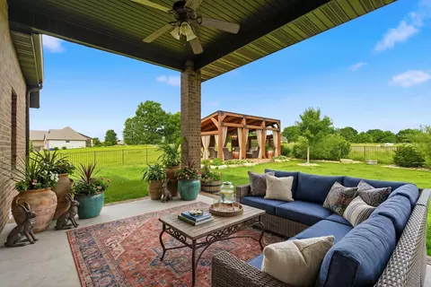 Exterior - 3215 W Bluffview St, Springfield, MO 65810 photo 5 of 8