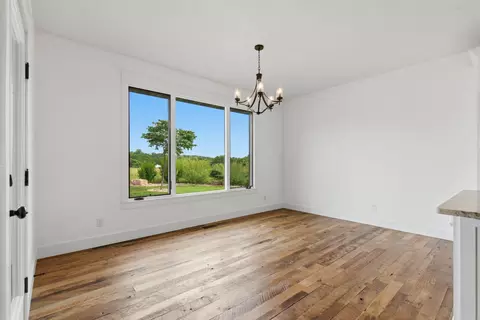 Dining - 3215 W Bluffview St, Springfield, MO 65810 photo 2 of 3