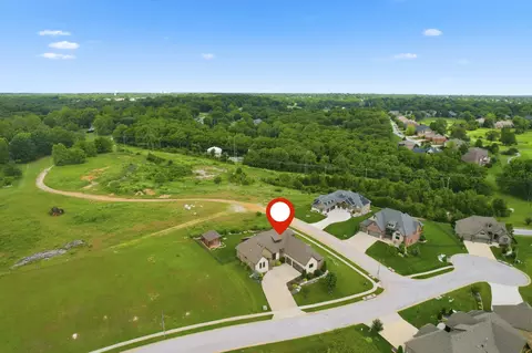 View/Area - 3215 W Bluffview St, Springfield, MO 65810 photo 2 of 4
