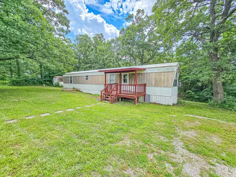 23864 Oakwood Ter, Hermitage, MO 65668