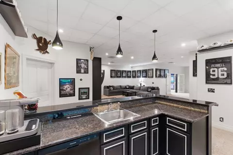 Kitchen - 1646 W Caleb Ct, Springfield, MO 65810 photo 5 of 5
