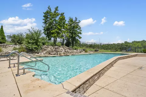 Exterior - 1646 W Caleb Ct, Springfield, MO 65810 photo 24 of 26