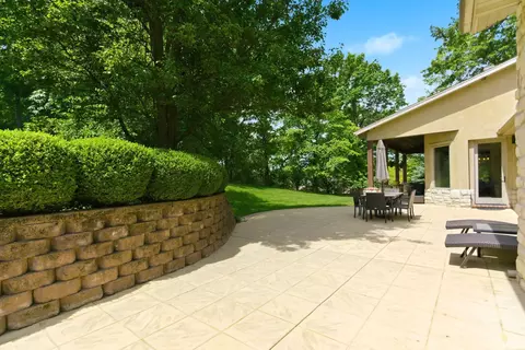 Exterior - 1646 W Caleb Ct, Springfield, MO 65810 photo 10 of 26