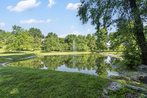View/Area - 1646 W Caleb Ct, Springfield, MO 65810 photo 3 of 18