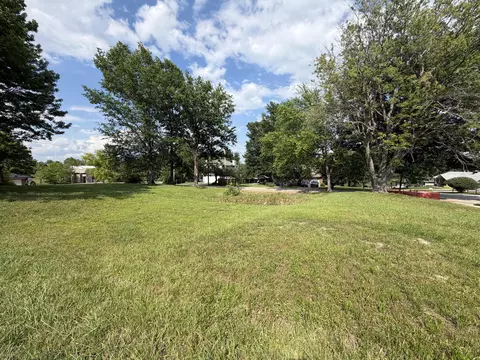 1957 E Lark St, Springfield, MO 65804 photo 4