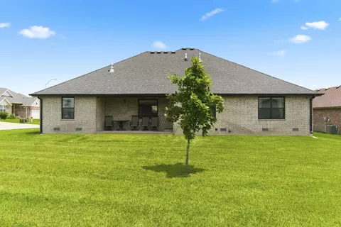 Exterior - 1000 E Tipperary Ct, Nixa, MO 65714 photo 5 of 6