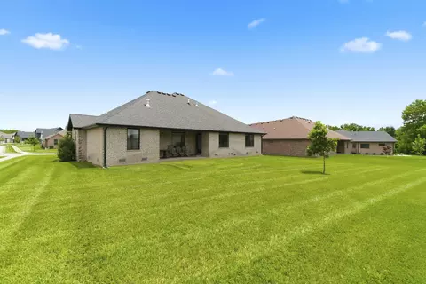 Exterior - 1000 E Tipperary Ct, Nixa, MO 65714 photo 6 of 6