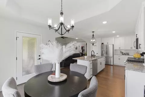 Dining - 1000 E Tipperary Ct, Nixa, MO 65714 photo 2 of 2