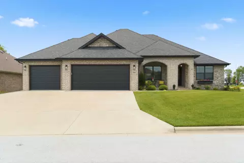 1000 E Tipperary Ct, Nixa, MO 65714