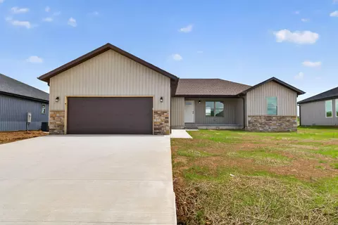 420 Beavertail Rd, Ash Grove, MO 65604