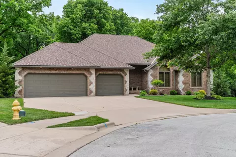 Exterior - 4726 S Bellhurst Ave, Springfield, MO 65804 photo 3 of 12