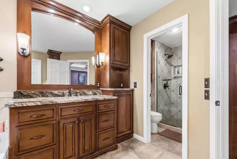Bath - 4726 S Bellhurst Ave, Springfield, MO 65804 photo 2 of 7