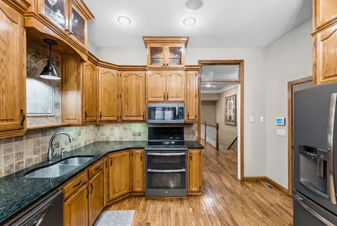 Kitchen - 4726 S Bellhurst Ave, Springfield, MO 65804 photo 3 of 9