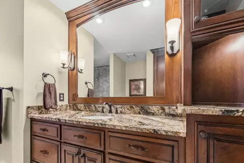 Bath - 4726 S Bellhurst Ave, Springfield, MO 65804 photo 4 of 7