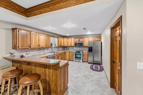 Kitchen - 4726 S Bellhurst Ave, Springfield, MO 65804 photo 7 of 9
