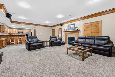Living - 4726 S Bellhurst Ave, Springfield, MO 65804 photo 6 of 6