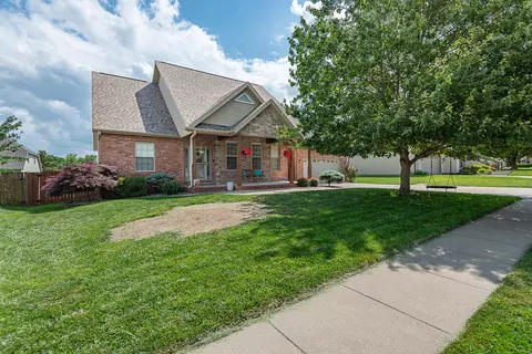 1006 E Cobblestone Dr, Ozark, MO 65721