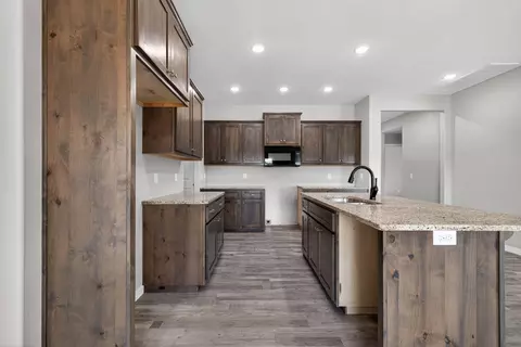 Kitchen - 422 Beavertail Rd, Ash Grove, MO 65604 photo 2 of 2