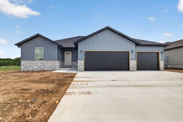 422 Beavertail Rd, Ash Grove, MO 65604