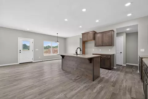 Living - 422 Beavertail Rd, Ash Grove, MO 65604 photo 1 of 6