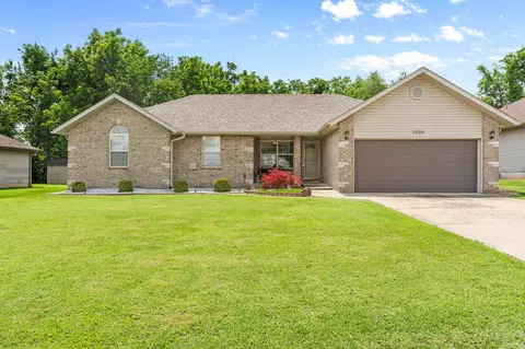 3208 W Grandview St, Springfield, MO 65803