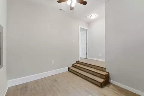 Entry Way - 1101 W Division St, Springfield, MO 65803 photo 4 of 4