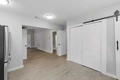 Entry Way - 1101 W Division St, Springfield, MO 65803 photo 3 of 4
