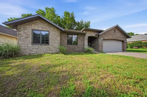 Exterior - 3527 W Sagamont St, Springfield, MO 65807 photo 3 of 6