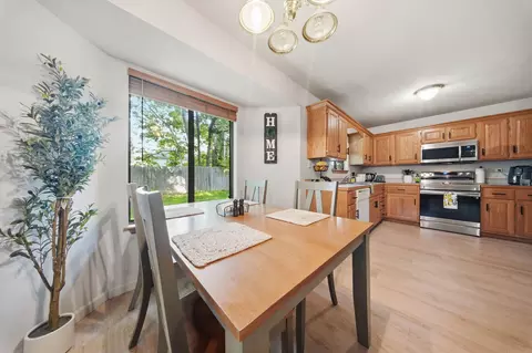 Dining - 3527 W Sagamont St, Springfield, MO 65807 photo 1 of 2