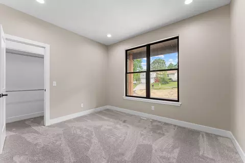Bedroom - 654 Walkington Ln, Branson, MO 65616 photo 4 of 6