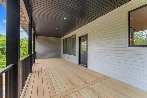 Exterior - 654 Walkington Ln, Branson, MO 65616 photo 4 of 6