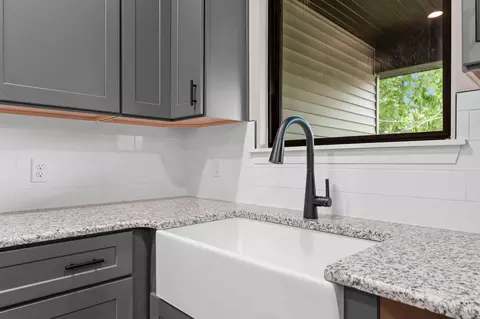 Kitchen - 654 Walkington Ln, Branson, MO 65616 photo 2 of 3