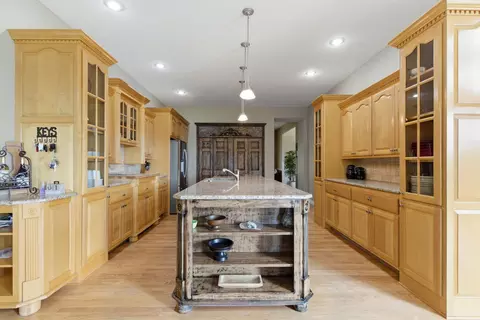 Kitchen - 1610 W Caleb Ct, Springfield, MO 65810 photo 1 of 2