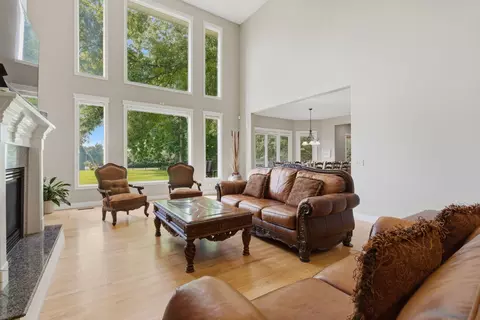 Living - 1610 W Caleb Ct, Springfield, MO 65810 photo 2 of 6
