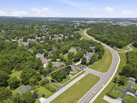 View/Area - 1610 W Caleb Ct, Springfield, MO 65810 photo 3 of 6