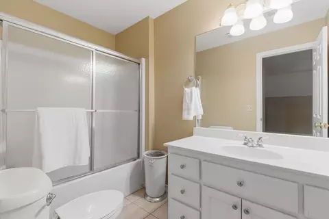 Bath - 1610 W Caleb Ct, Springfield, MO 65810 photo 7 of 7