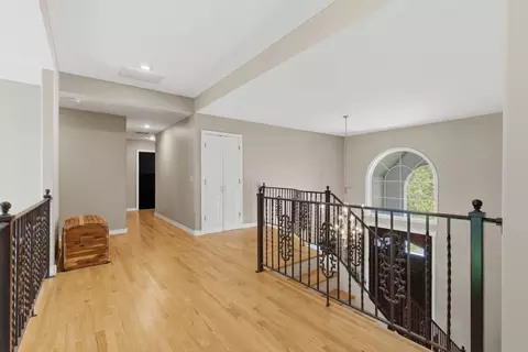 Entry Way - 1610 W Caleb Ct, Springfield, MO 65810 photo 6 of 8