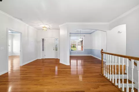 Entry Way - 5904 S Nettleton Ave, Springfield, MO 65810 photo 1 of 2