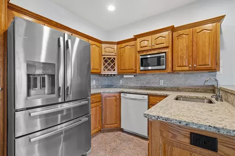 Kitchen - 5904 S Nettleton Ave, Springfield, MO 65810 photo 5 of 5