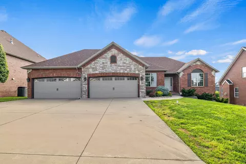 5904 S Nettleton Ave, Springfield, MO 65810