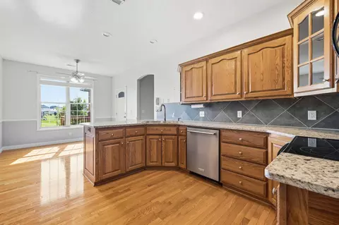 Kitchen - 5904 S Nettleton Ave, Springfield, MO 65810 photo 2 of 5