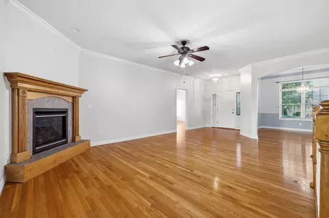 Living - 5904 S Nettleton Ave, Springfield, MO 65810 photo 3 of 11