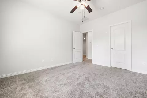 Bedroom - 5904 S Nettleton Ave, Springfield, MO 65810 photo 4 of 4